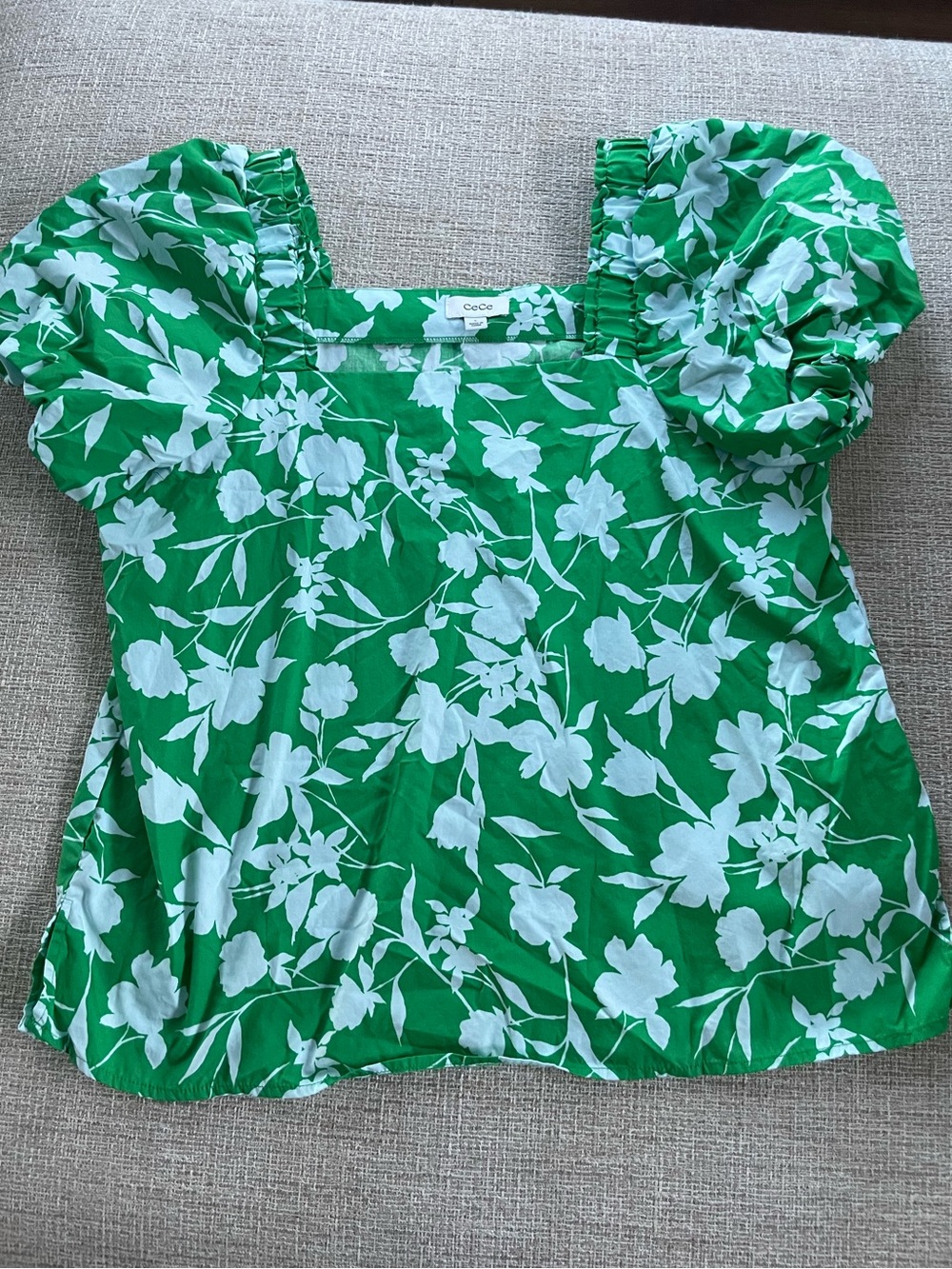 Cece Women’s square neck floral summer green top size L